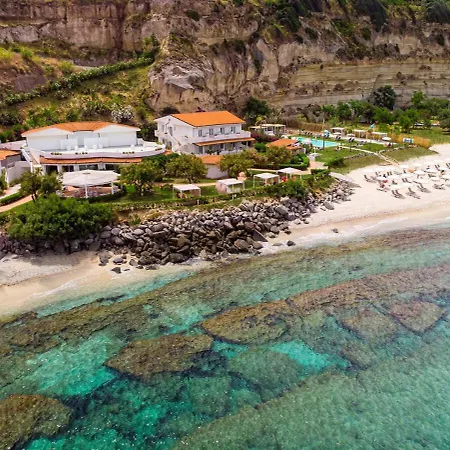 Borgo Di Riaci Beach Resort