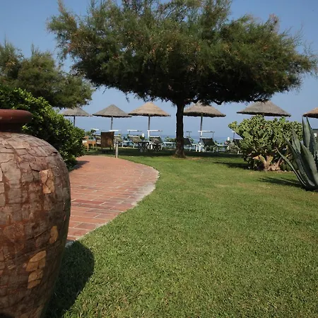 Hotel Borgo Di Riaci Beach Resort 4*