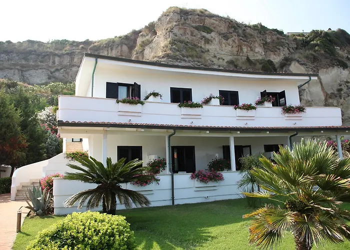 Borgo Di Riaci מלון 4*