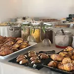 Borgo Di Riaci Beach Resort Hotel