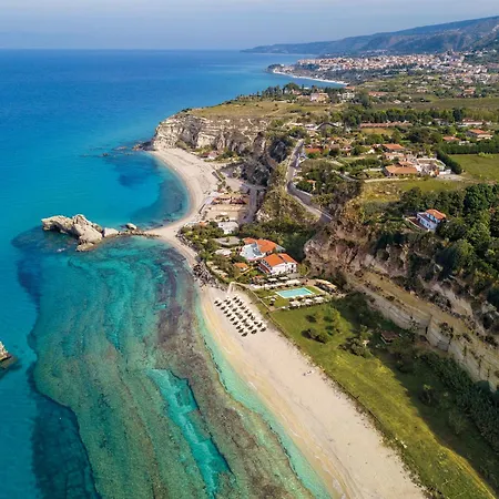 Borgo Di Riaci Beach Resort Hotel 4*