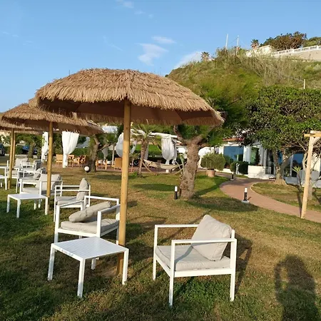 Borgo Di Riaci Beach Resort Hotel