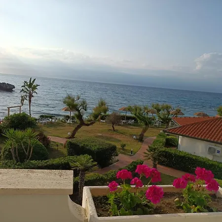 Borgo Di Riaci Beach Resort