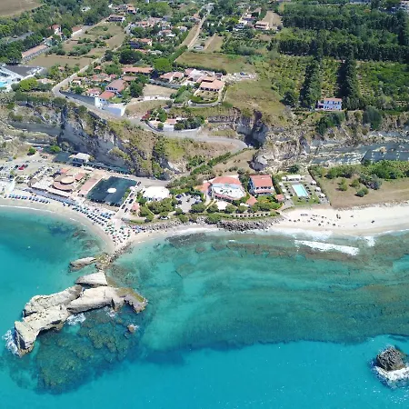 Borgo Di Riaci Beach Resort 4*