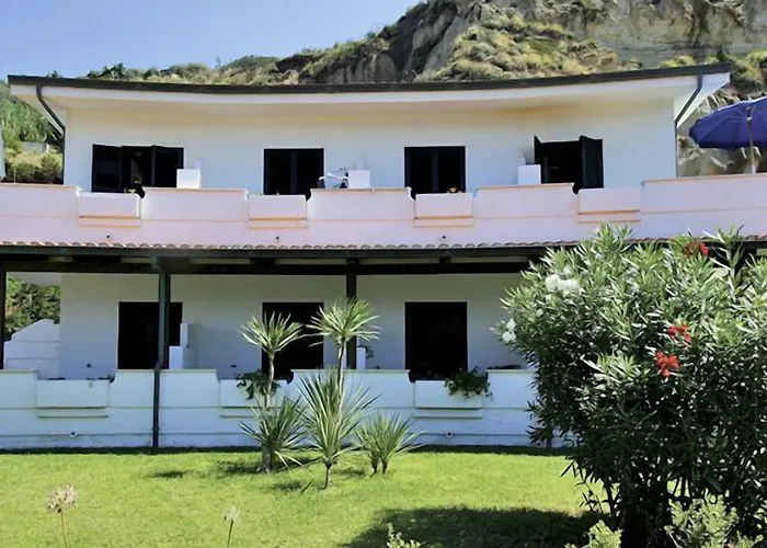 Borgo Di Riaci 4* סנטה דומניקה